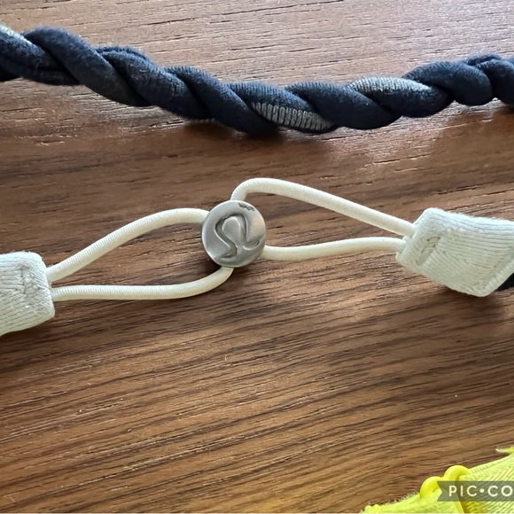 LULULEMON ❤️ EUC Headband lot (3) 🏃‍♀️🏃🏻‍♀️🏃🏿‍♀️💕 - Picture 2 of 2
